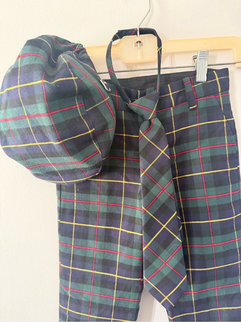 Boys plaid Pants, tie and hat